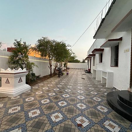 Arunachala Sashwin Guest House Tiruvannamalai Bagian luar foto