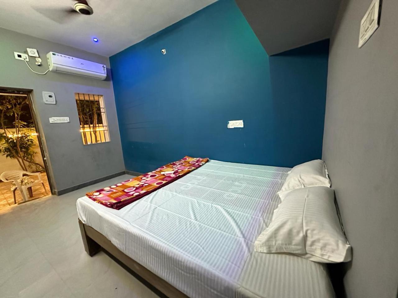 Arunachala Sashwin Guest House Tiruvannamalai Ruang foto