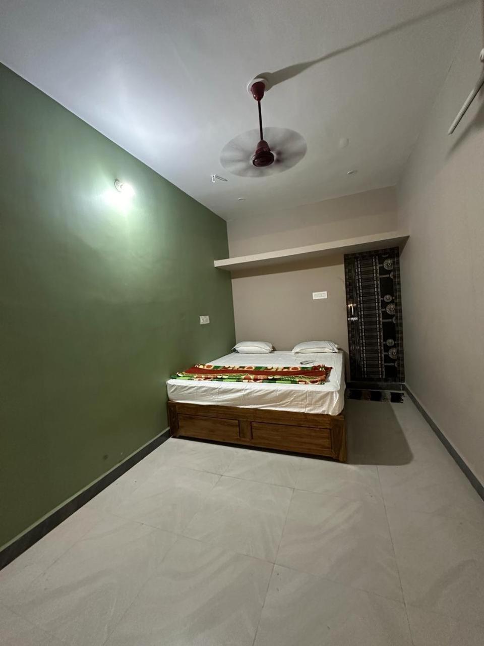 Arunachala Sashwin Guest House Tiruvannamalai Bagian luar foto
